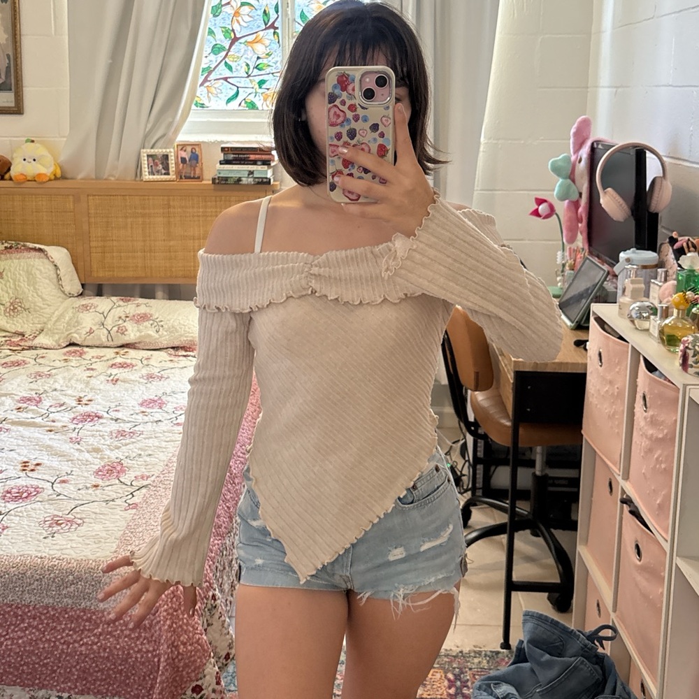 Zaful Cream Blouse with Ruffled Off-Shoulder Design